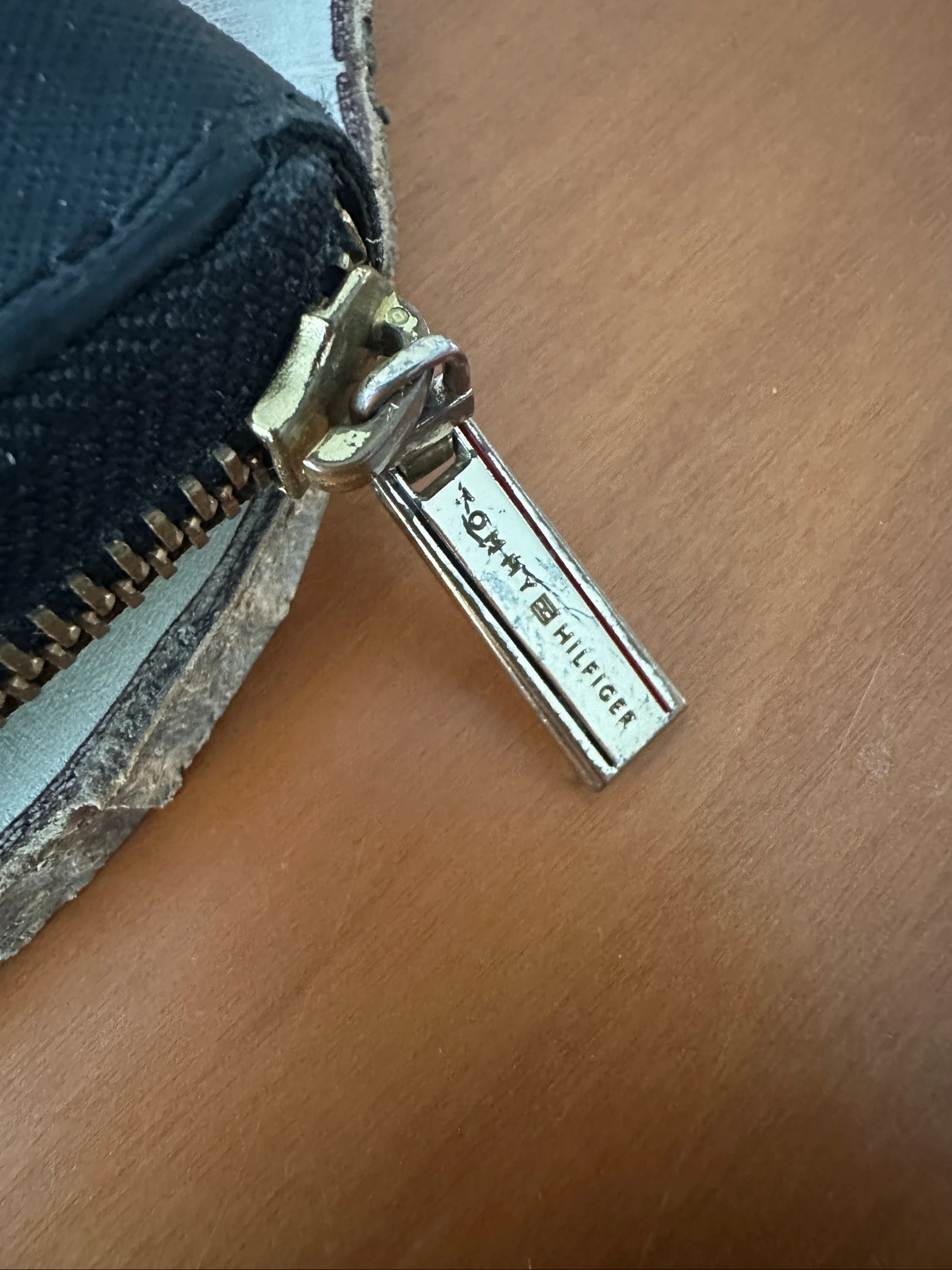Carteira / Porta-moedas Tommy Hilfiger Preto/Azul - Zip Around Saffiano – photo 5